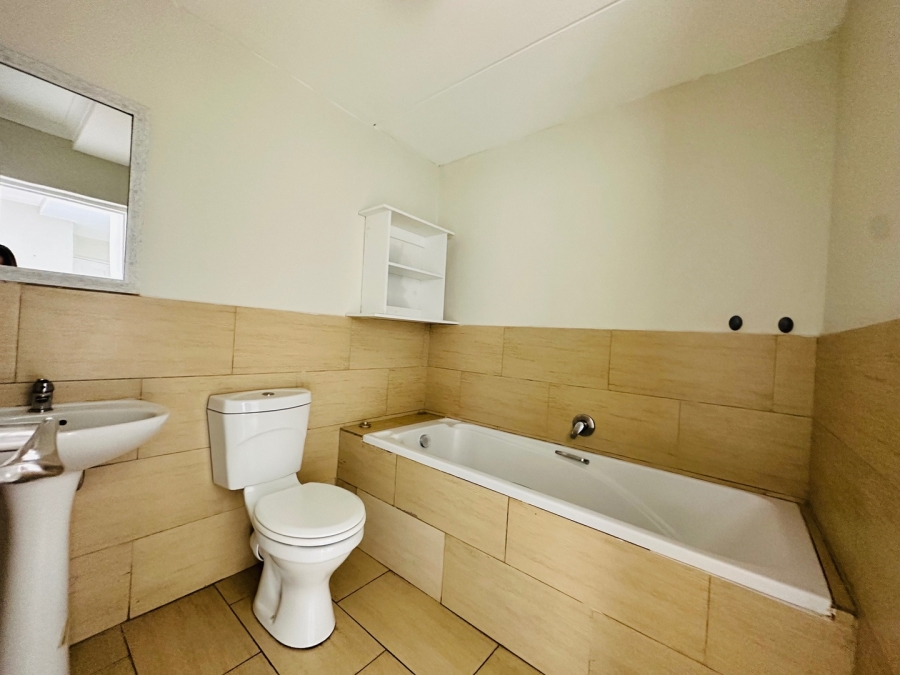2 Bedroom Property for Sale in Parklands North Western Cape